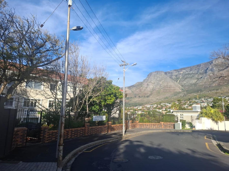 To Let 2 Bedroom Property for Rent in Gardens Western Cape
